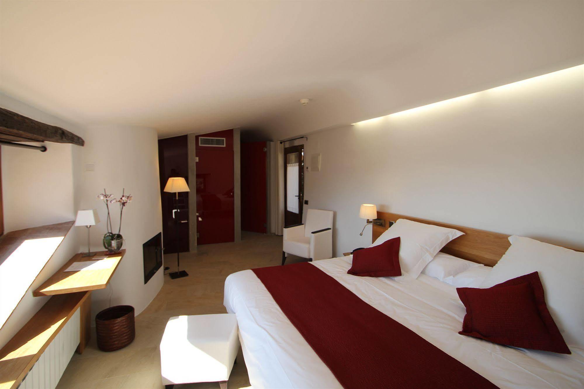 Hotel Can Cuch Cánoves Exteriör bild